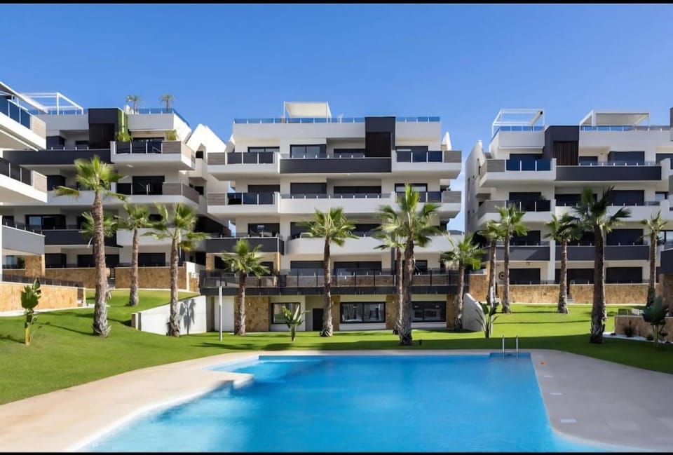 Garden, Swimming pool