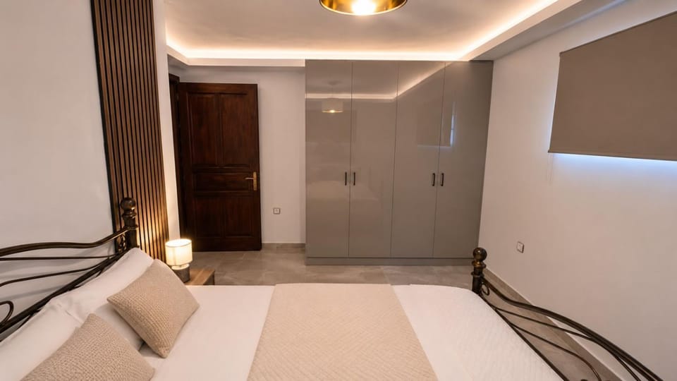 Bed, Photo of the whole room, Bedroom, wardrobe