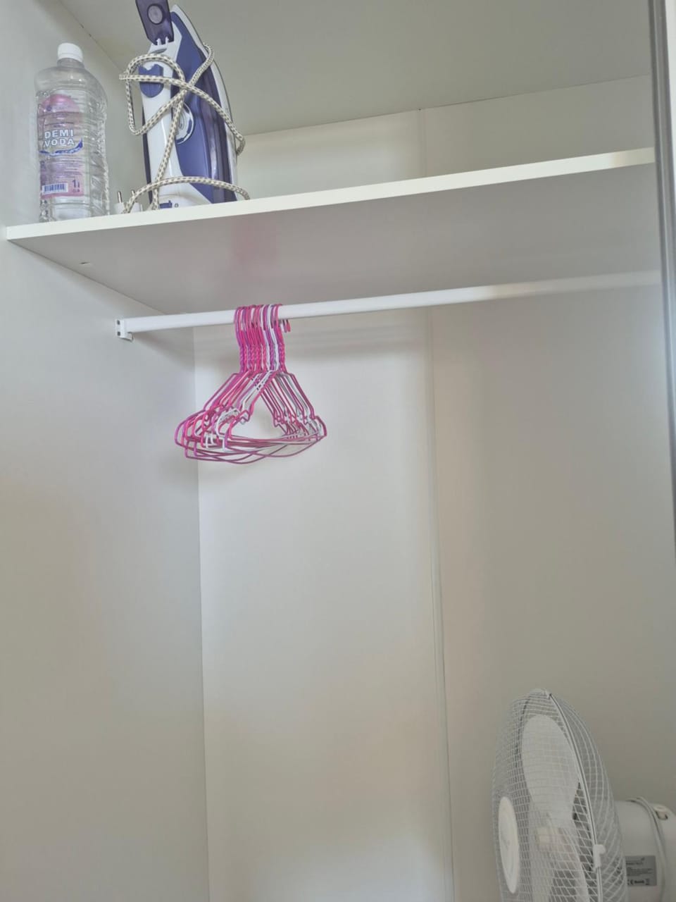 Bedroom, flat iron