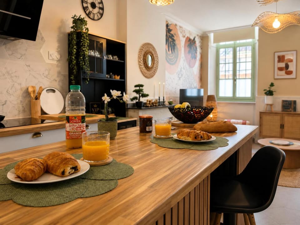 TV and multimedia, Kitchen or kitchenette, Dining area