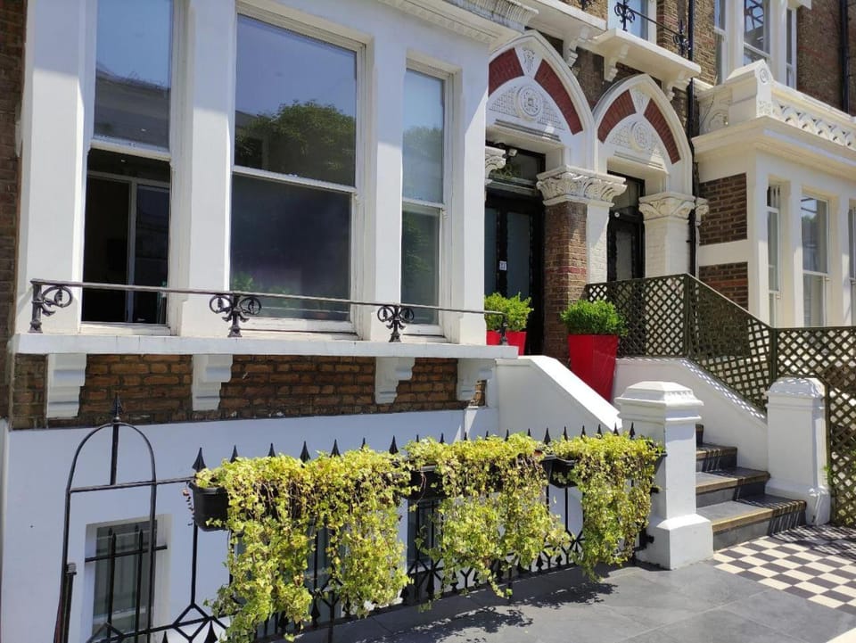 Property building, Facade/entrance