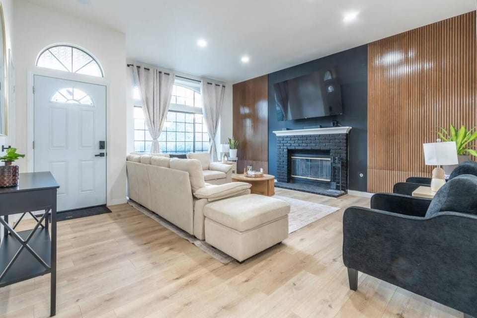 West Lancaster Pet Friendly House House in Lancaster
