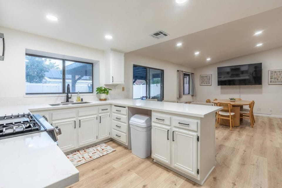 West Lancaster Pet Friendly House House in Lancaster