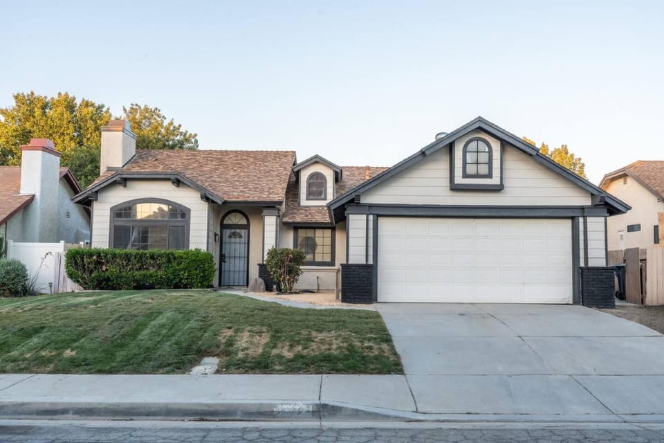 West Lancaster Pet Friendly House House in Lancaster