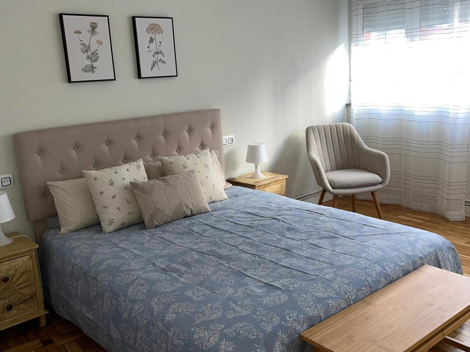 Pilares Apartment in Oviedo