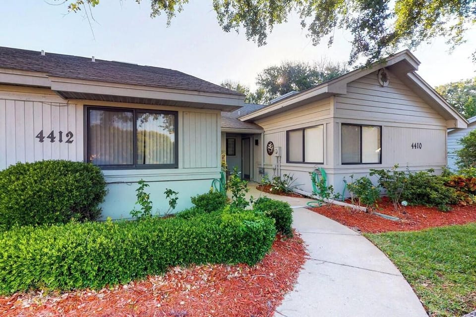 Sea Woods Villa House in Edgewater