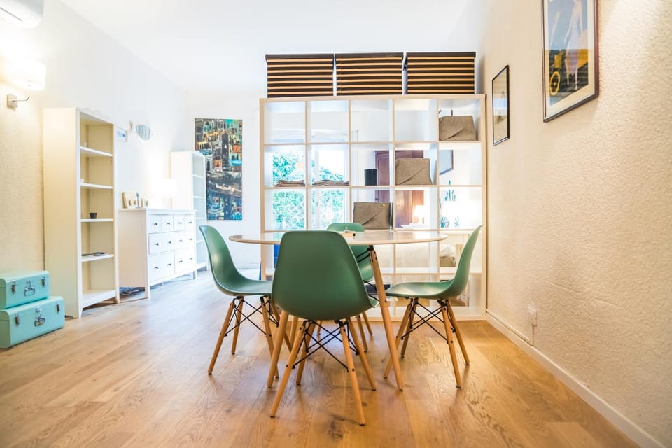 Living room, Lunch
