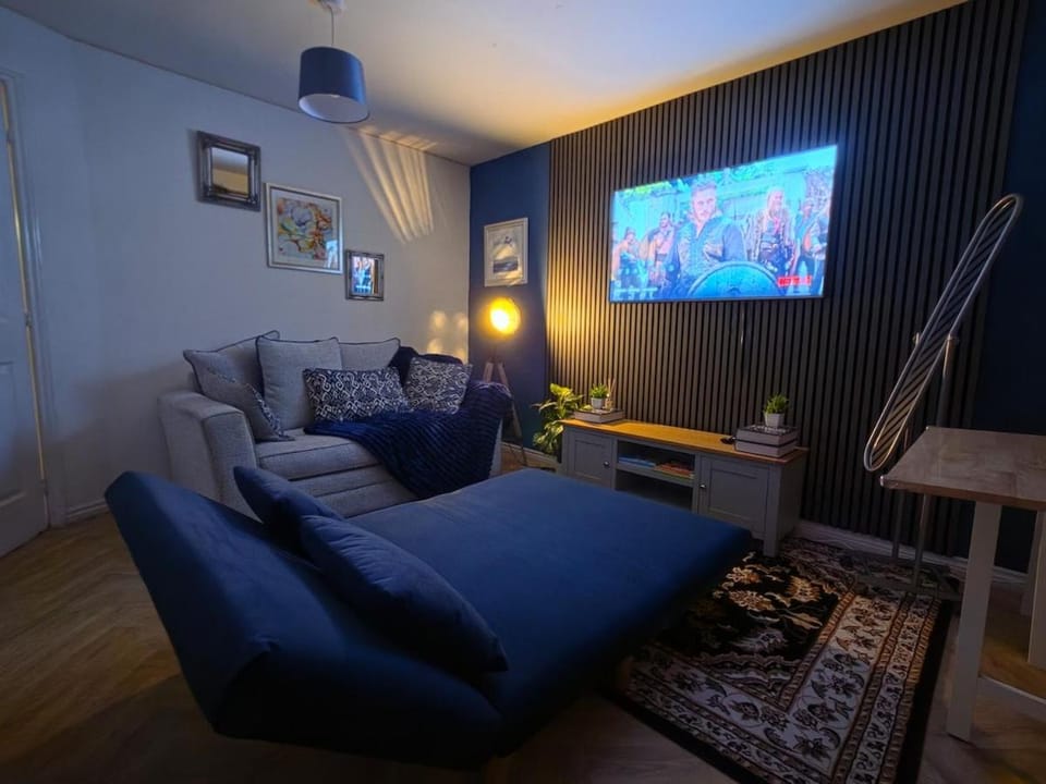 Cosy 2-Bed Home Near Manchester City Centre Apartment in Manchester
