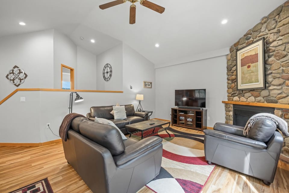 Cutty Sark Court #2 - Mountain Views Apartment in Wildernest