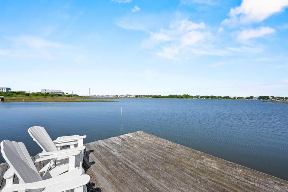Luxury Waterfront & Oceanfront Beach Paradise House in North Topsail Beach