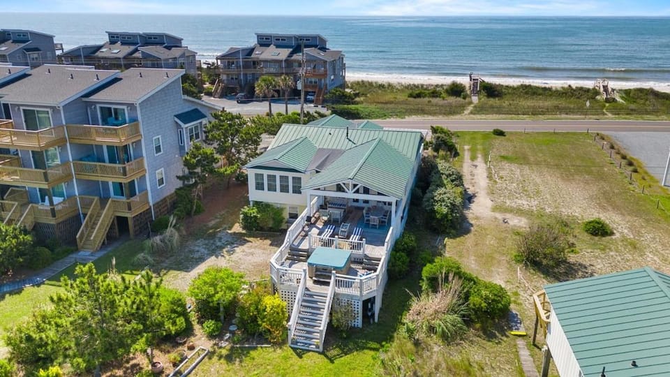 Luxury Waterfront & Oceanfront Beach Paradise House in North Topsail Beach