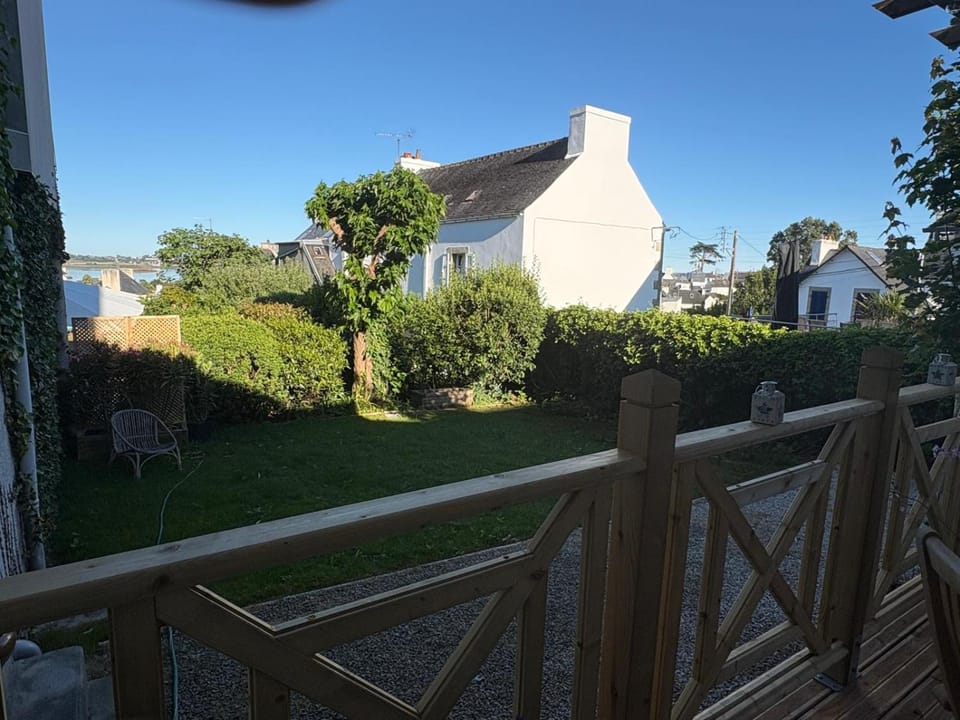 Day, Garden