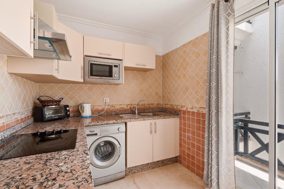 Seaside Serenity - Waterfront - Pool & Terrace Apartment in Casablanca-Settat
