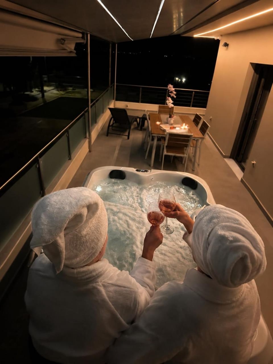 AMORÉA Seaview Jacuzzi Suites Evia Apartment in Euboea