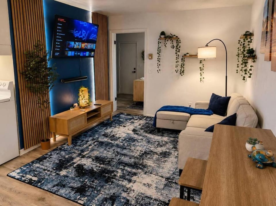 Azure Escape 5 mins to AnmedElements Collection Apartment in Anderson