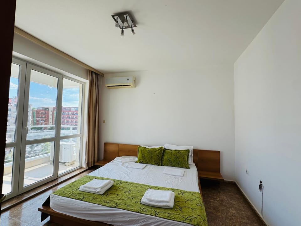 SUNNY HOUSE 302 Two Bedroom Apartament Apartment in Sunny Beach