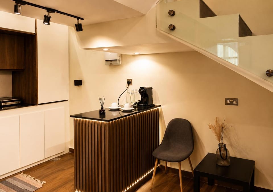 Coffee/tea facilities, minibar