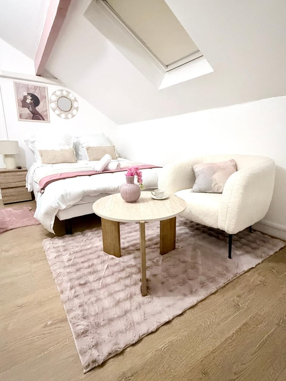 Photo of the whole room