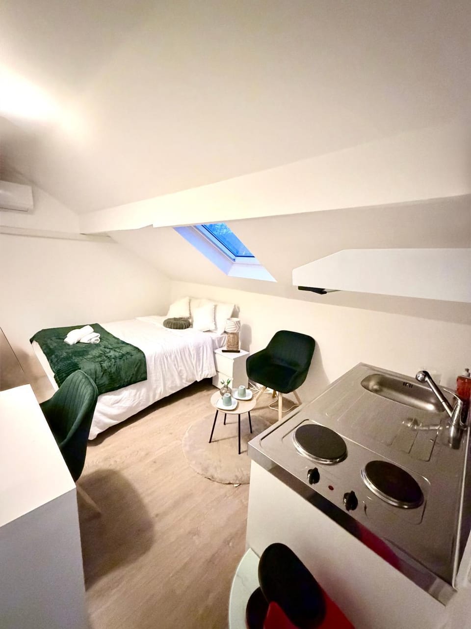 Photo of the whole room
