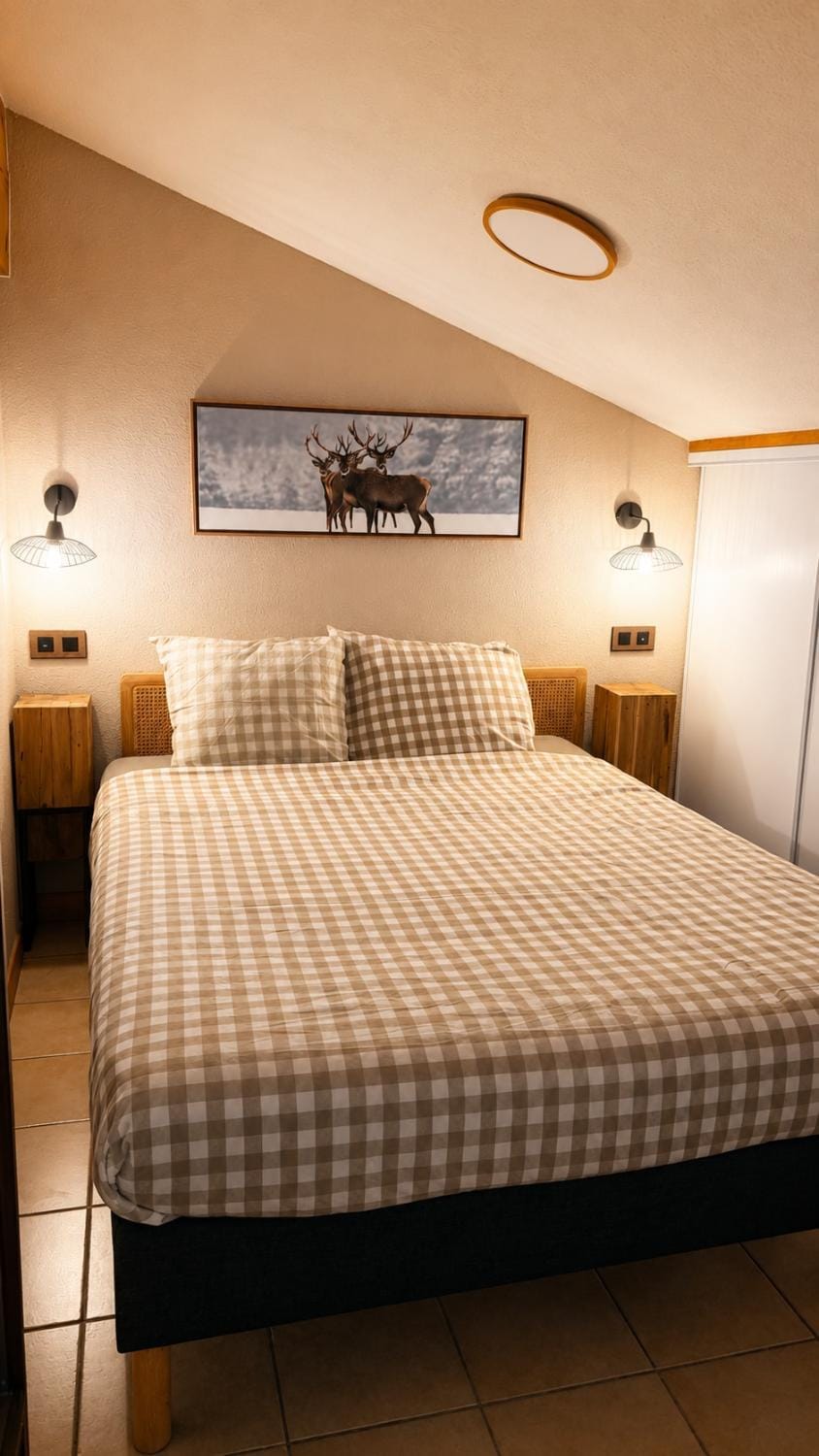 Bed, Bedroom