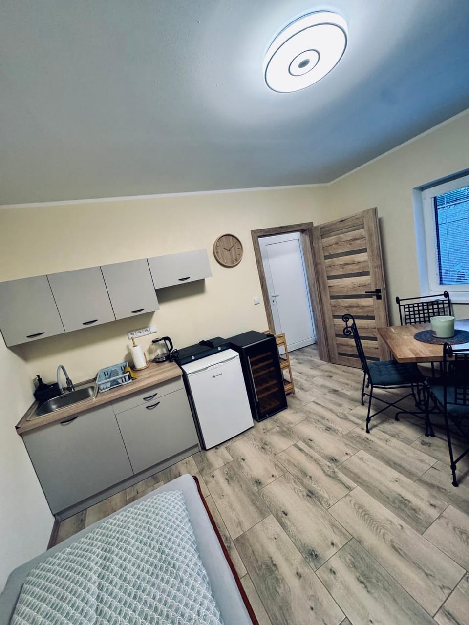 Bed, Coffee/tea facilities, Kitchen or kitchenette, Seating area, Dining area, Bedroom, minibar, pet friendly, stove