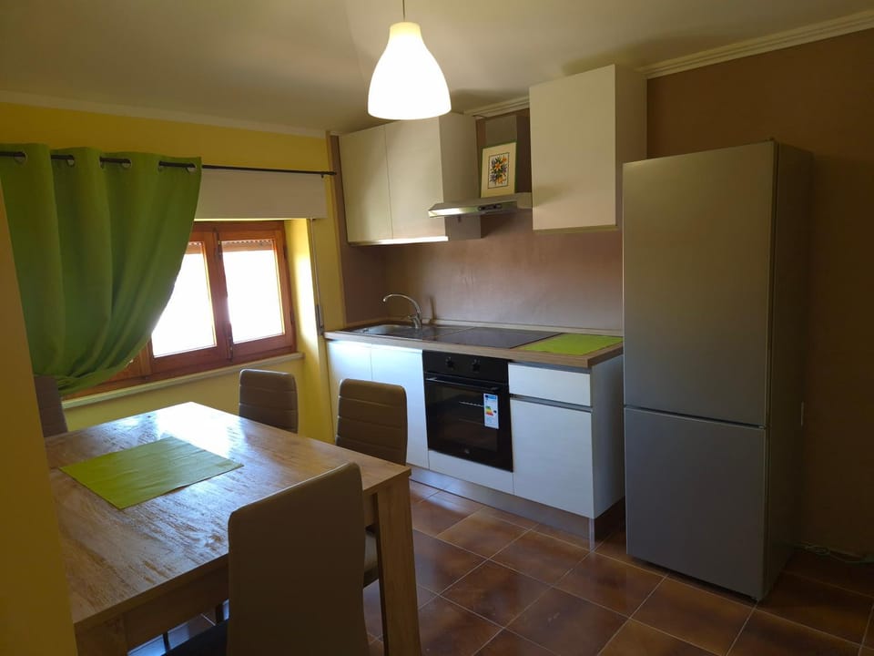 Coffee/tea facilities, microwave