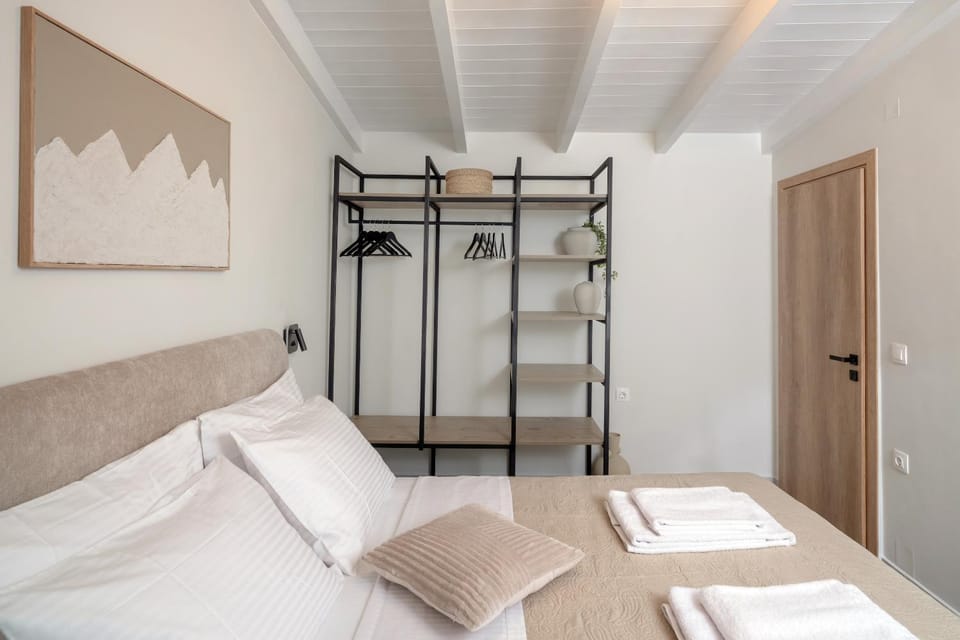 Bed, Photo of the whole room, Bedroom, towels, wardrobe
