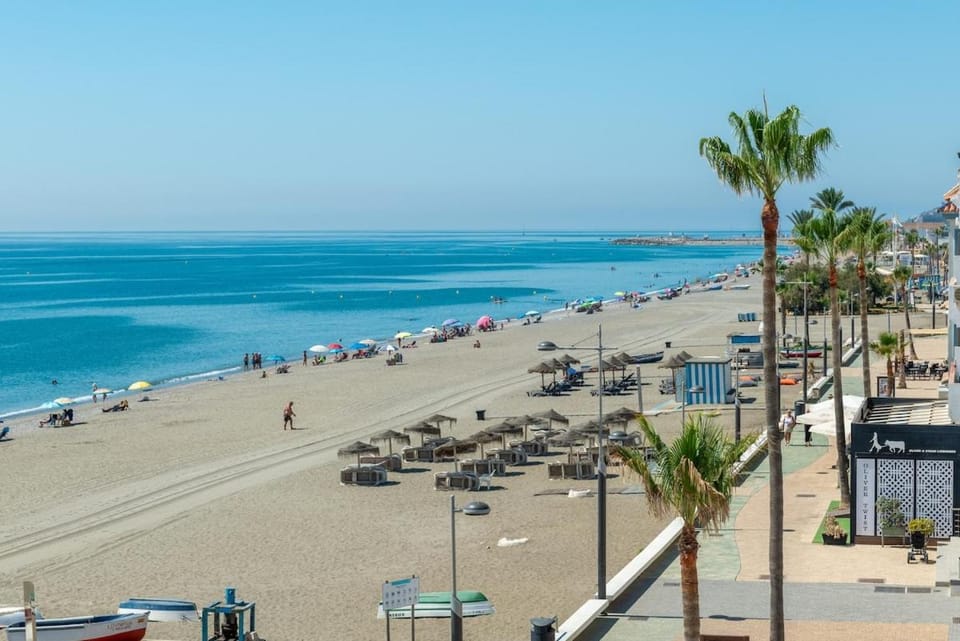 Ocean Views on Paseo Marítimo Sabinillas Apartment in San Luis de Sabinillas