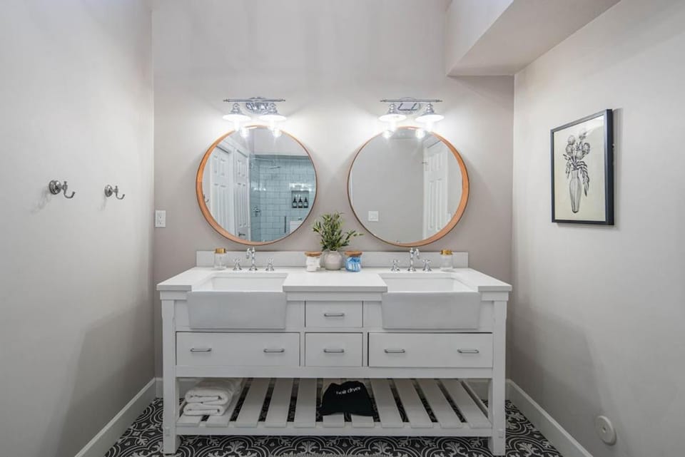 Scottsdale Oasis with pool, hot tub and sleeps 8 House in Scottsdale