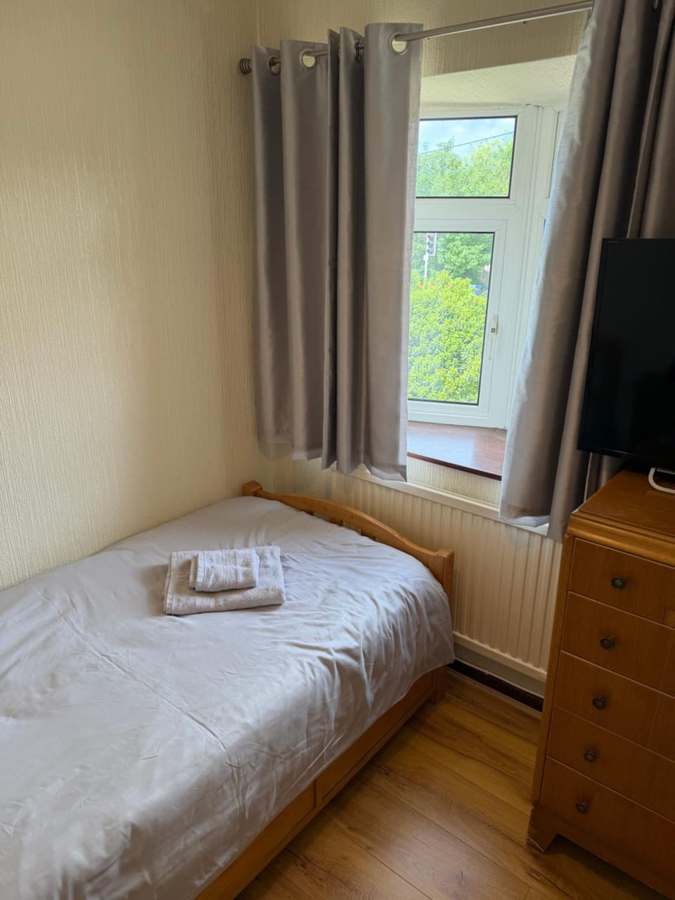 Oxford Guest House - Rooms Bed and Breakfast in West Oxfordshire District