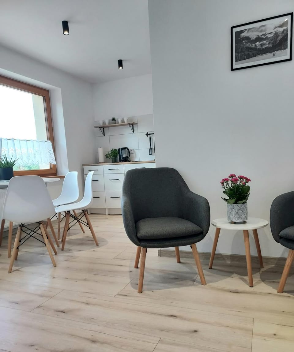 Apartamenty Cisowa Turnia- pomiędzy Doliną Kościeliską a Chochołowską Apartment in Lesser Poland Voivodeship