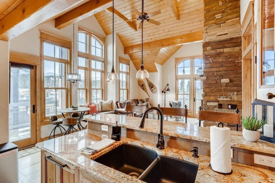 Balcony/Terrace, Kitchen or kitchenette, Living room, Seating area