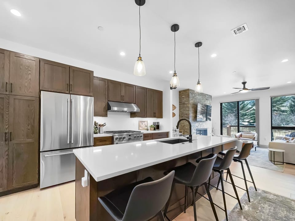Modern Luxury Townhome with Rooftop Hot Tub - 541 Center Circle541 Center Circle Apartment in Silverthorne