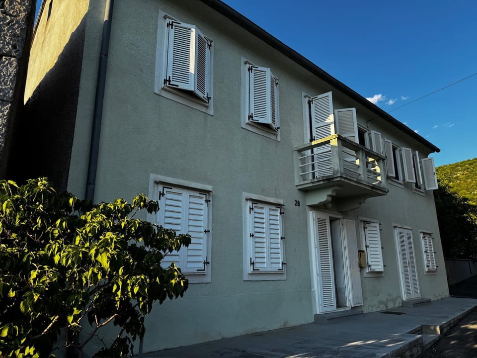 Property building, Day