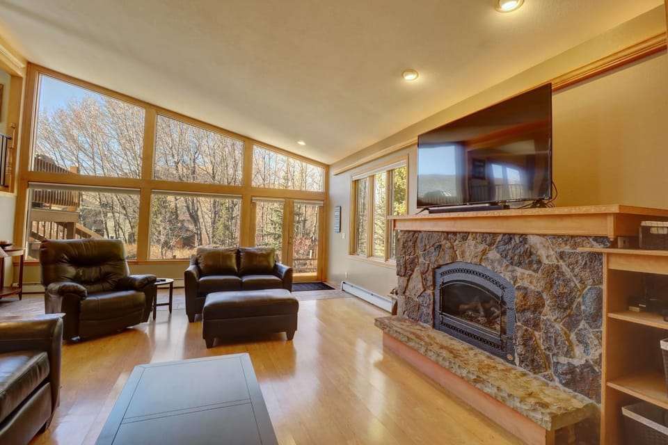 4 Bedrooms Apartment in Silverthorne