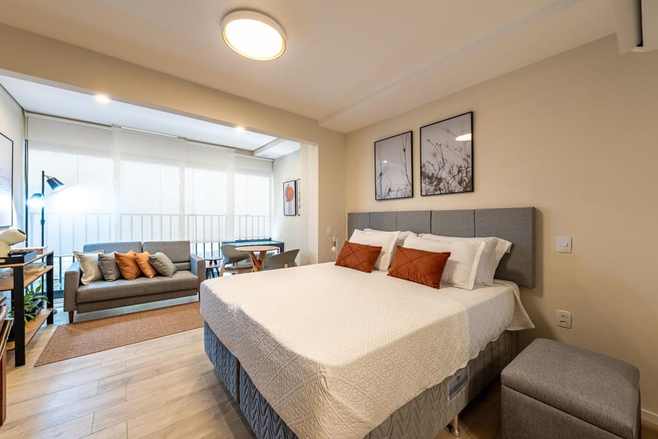 Bed, Living room, Photo of the whole room, Seating area, Bedroom