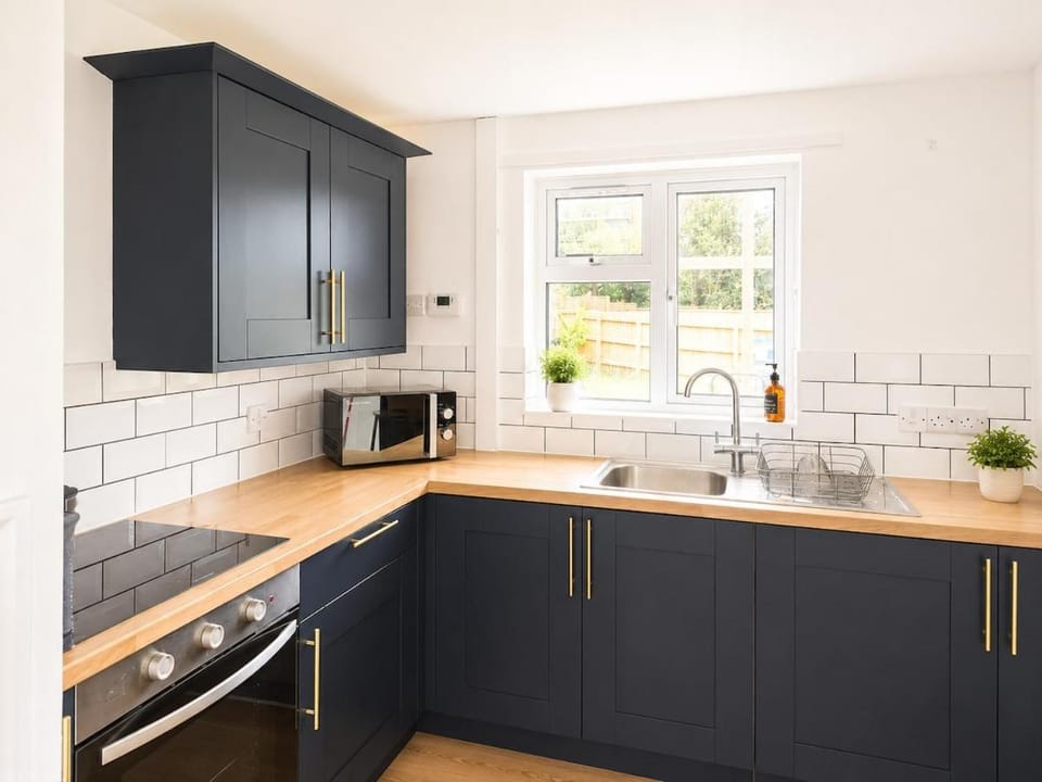Kitchen or kitchenette, kitchen