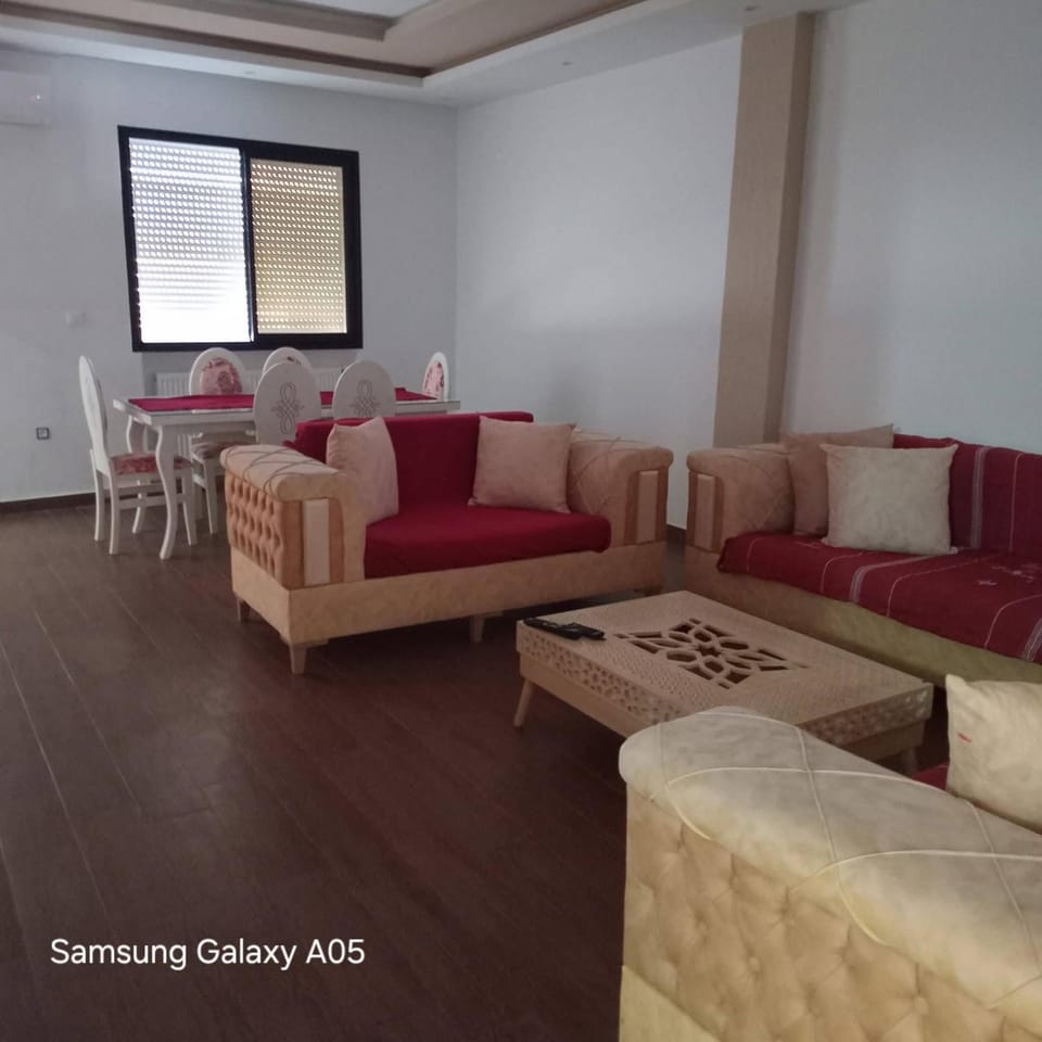 Chic S3 20 m de la plage place mazzara downtown mahdia Apartment in Tunisia