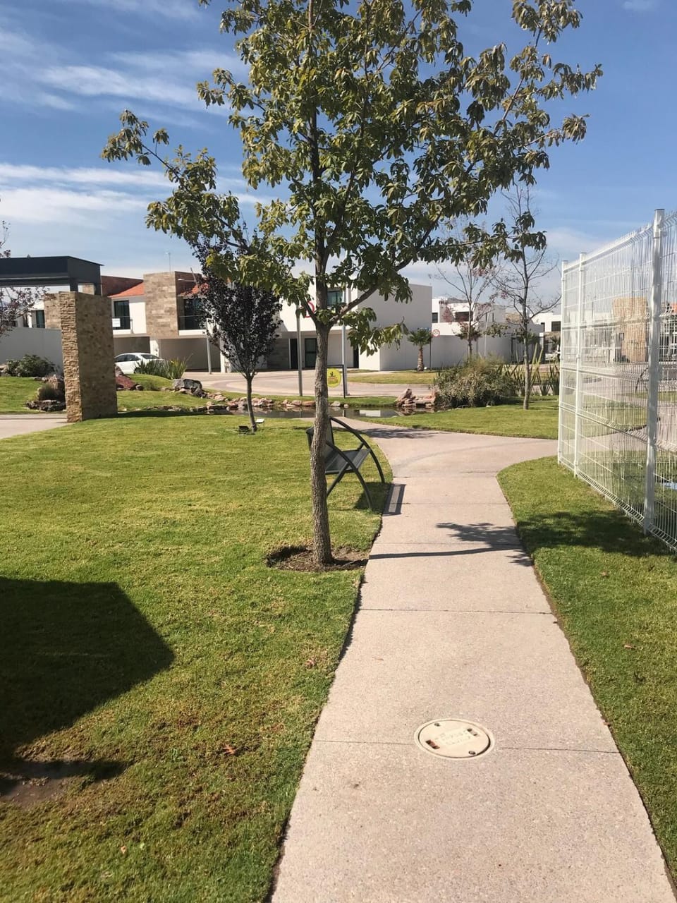 Beautiful new house in a gated community with pool and gym Preciosa casa nueva en fracc privado con piscina y gimnasio House in San Luis Potosi