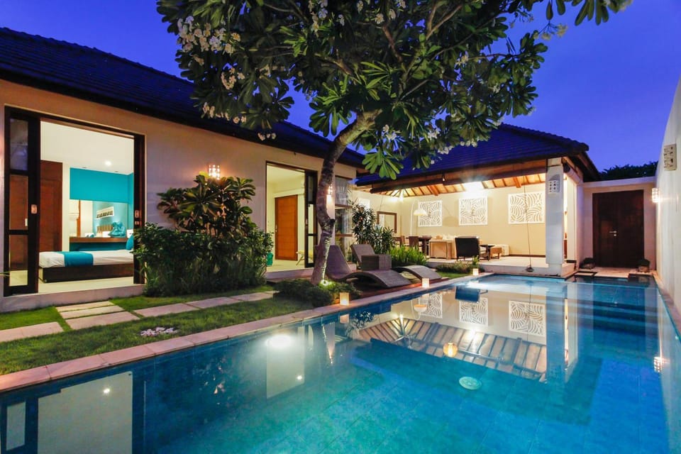 Patio, Seating area, Bedroom, On site, Swimming pool, Swimming pool, Sunset