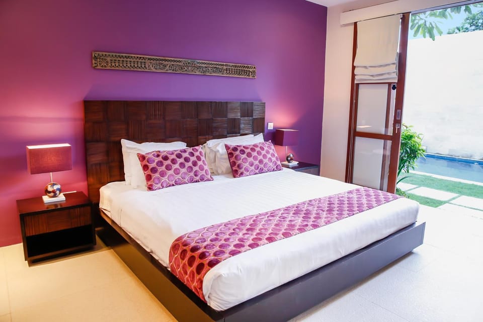 Day, Bedroom, On site, Pool view