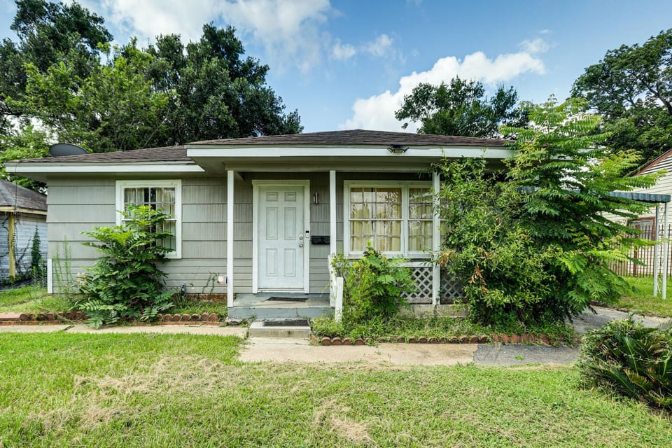 6 Mi to Dtwn! Family Home w/ Hot Tub in Houston House in Harris County