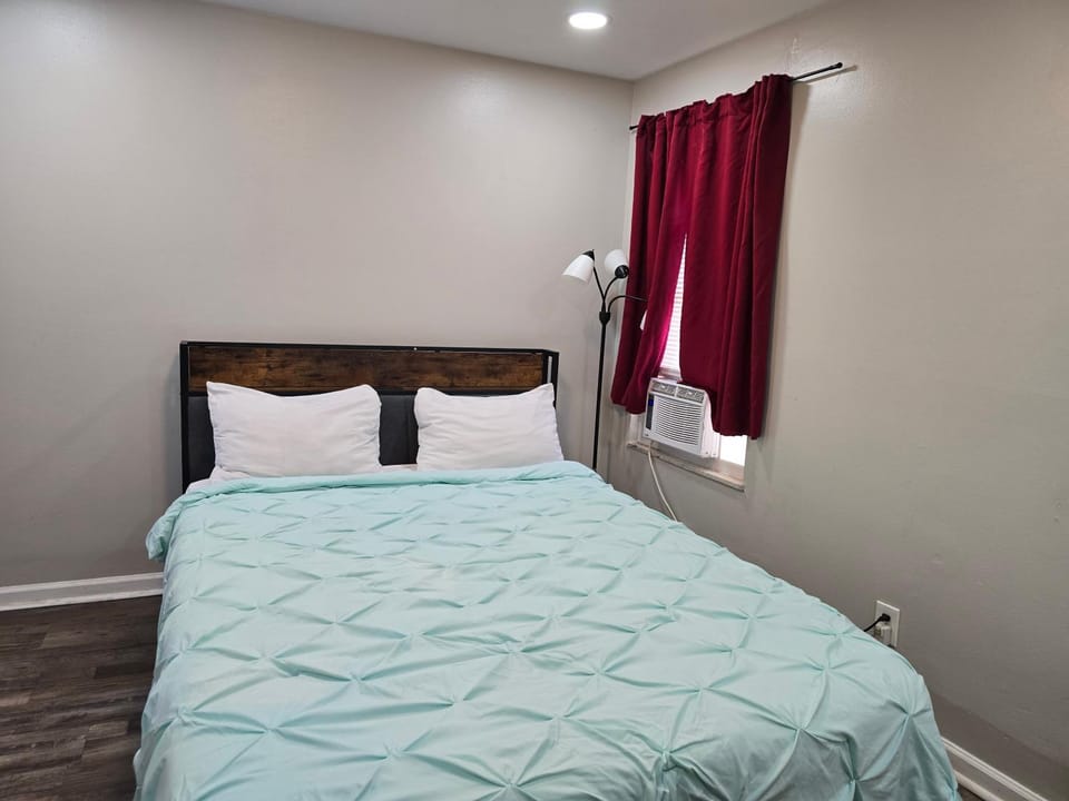 Cozy-One Apartment in Cincinnati