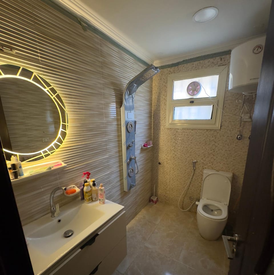 شقه فندقيه راقيه و بسعر مغري Apartment in Egypt