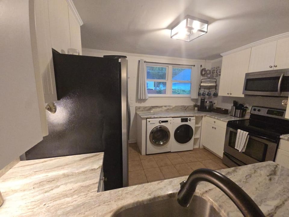 Perfect Location Downtown Savannah Condo - Unit D House in Savannah