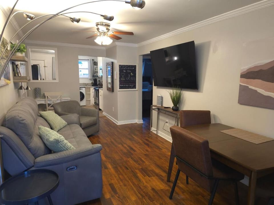 Perfect Location Downtown Savannah Condo - Unit D House in Savannah