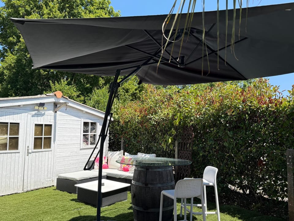 L Effet Mer Cocon climatisé avec terrasse et jardin privés Piscine House in Biganos