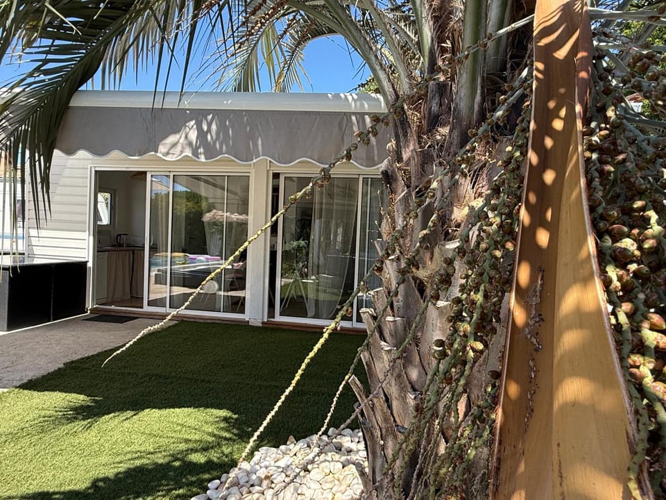 L Effet Mer Cocon climatisé avec terrasse et jardin privés Piscine House in Biganos