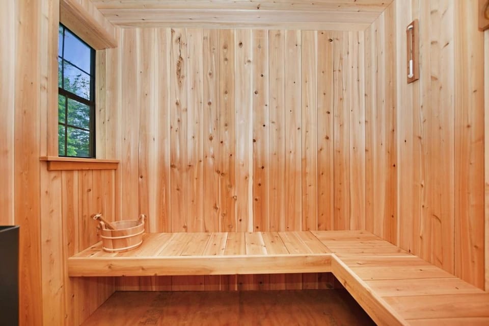 Lake Luzerne House Sauna, Hot Tub, Walk to Beach House in Hadley
