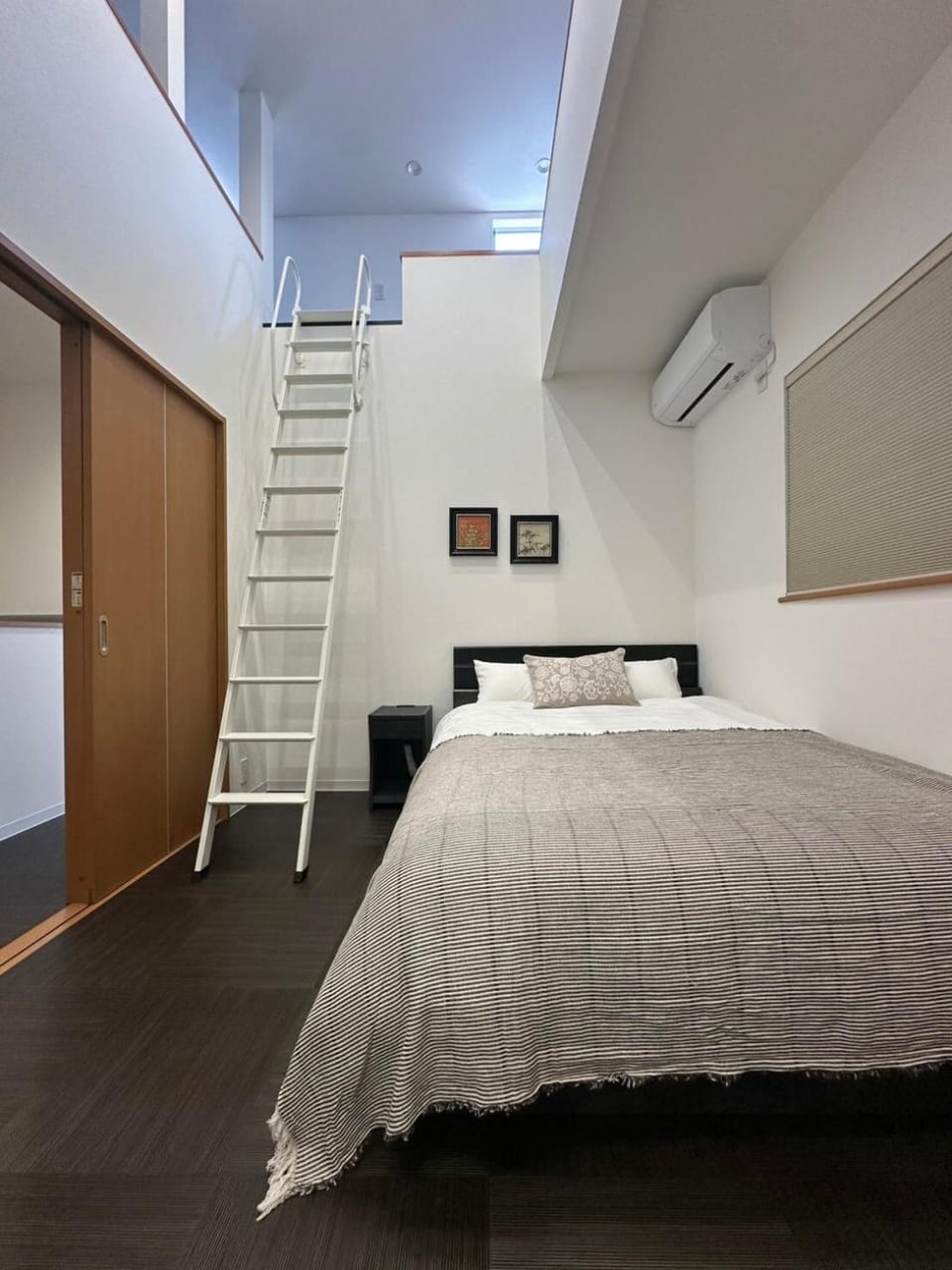 Nikyo Shion Residence Two parking spaces 4 bedrooms 7 minutes to Kujo Station 4 rooms, 2 bathrooms, private building Villa in Osaka